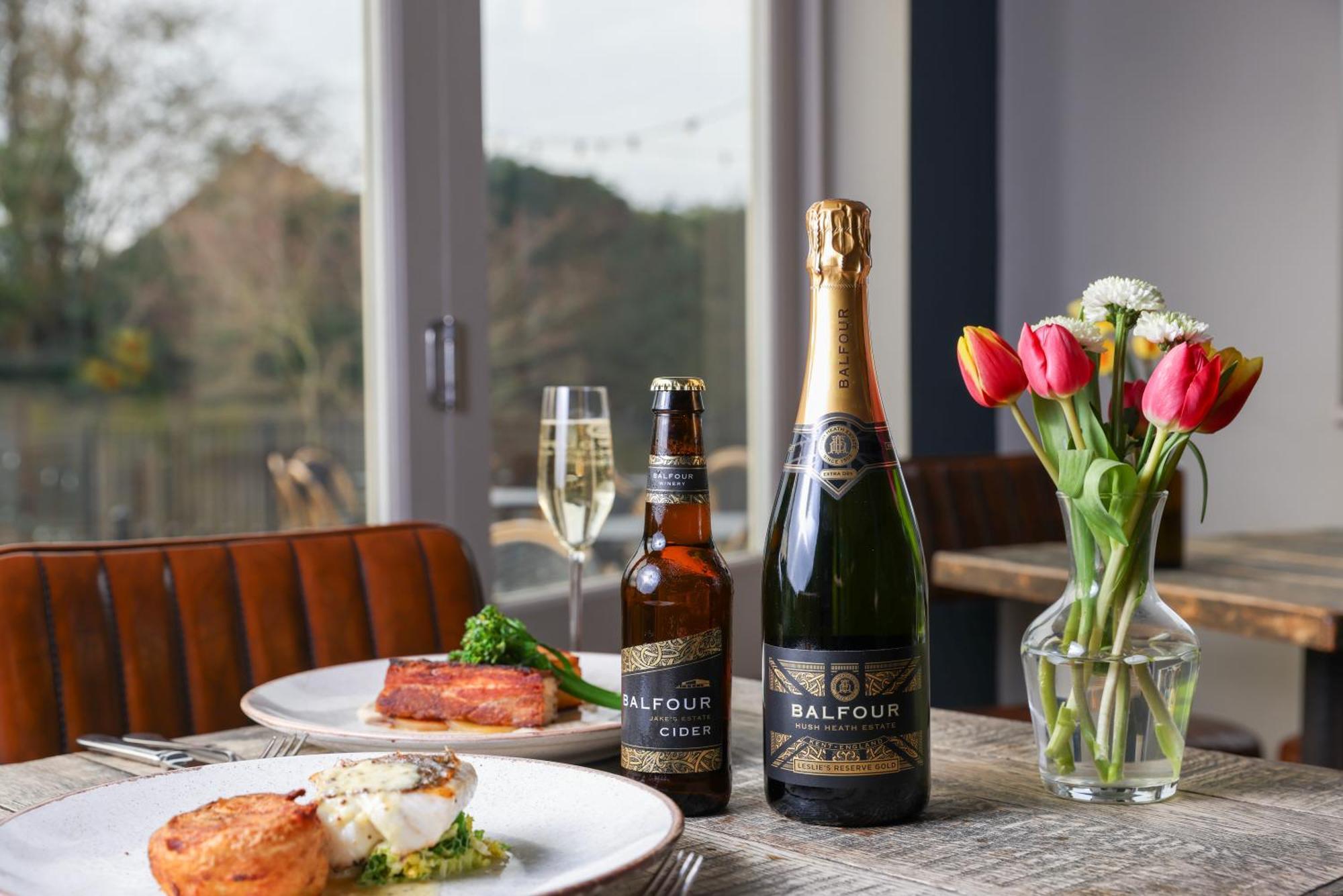 The Goudhurst Inn Buitenkant foto